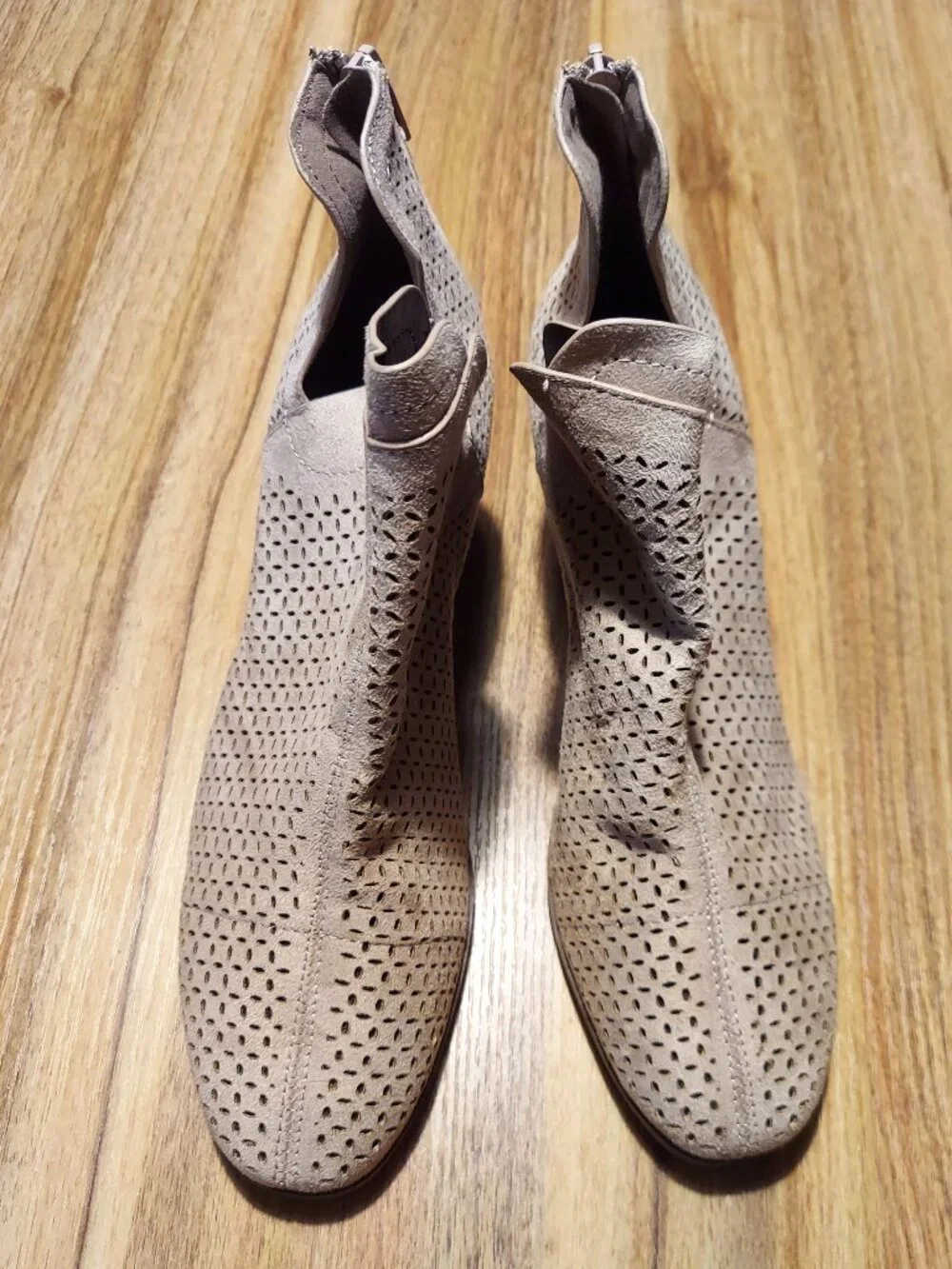 Qupid taupe boots